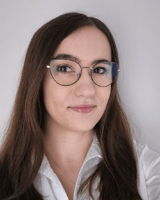 Agnieszka Piela — Co-founder · UX/UI Designer & Frontend Developer